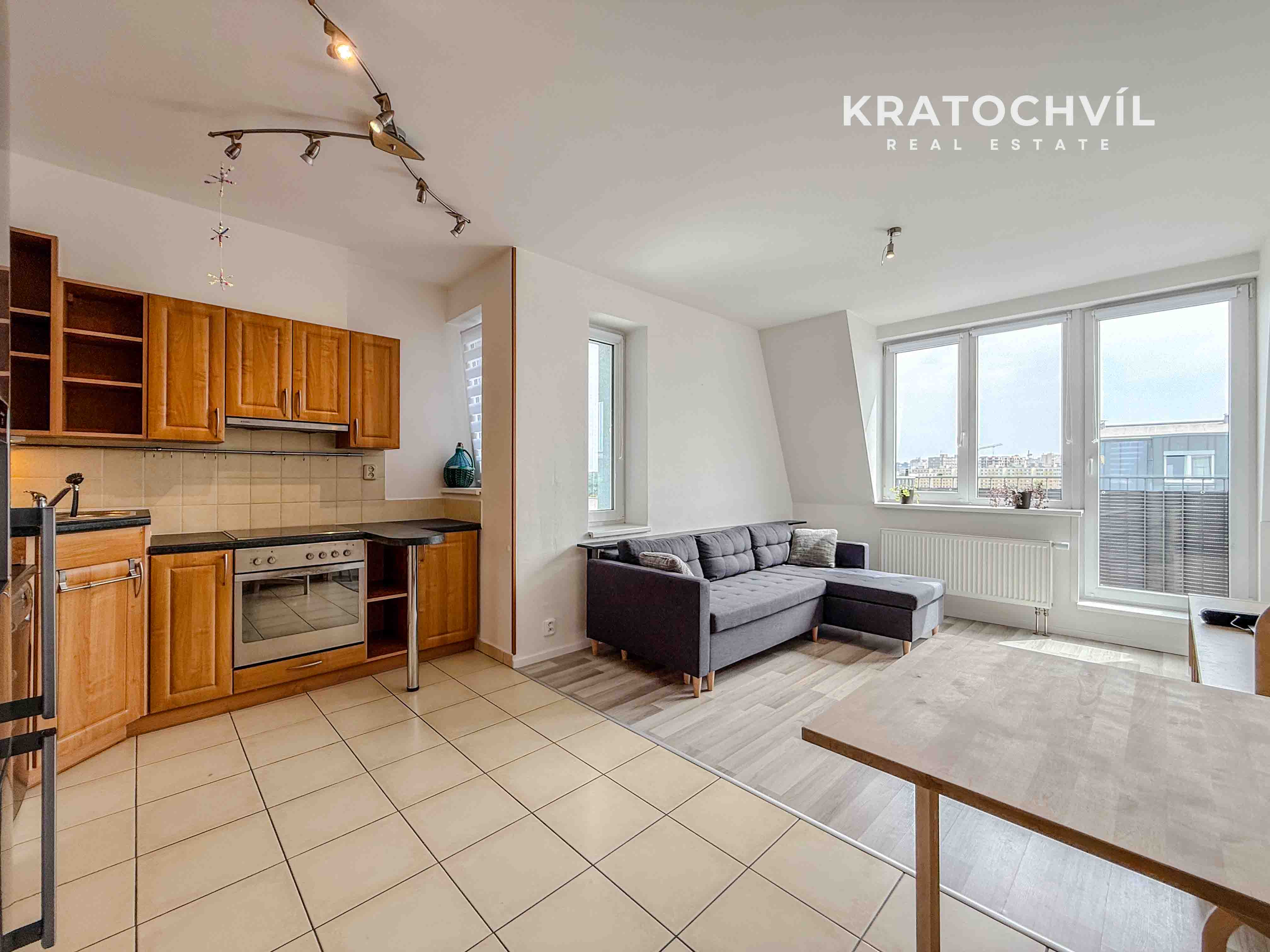PRONÁJEM BYTU 59 m² – PRAHA 11  -  26 000 Kč + popl.